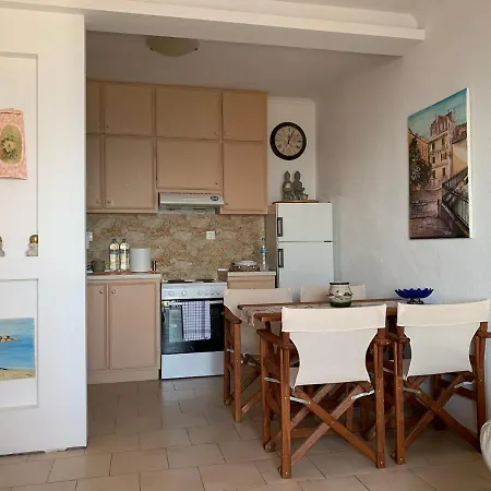 Tereza House דירה גליפאדה